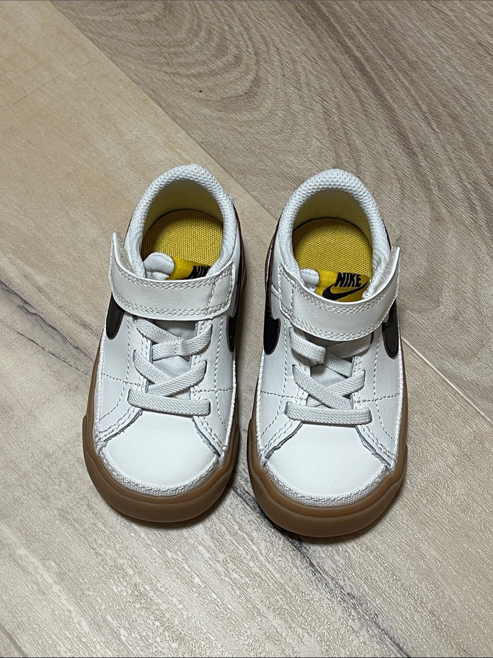 Nike Kids White, Brown & Yellow Low-Top Sneakers 6C